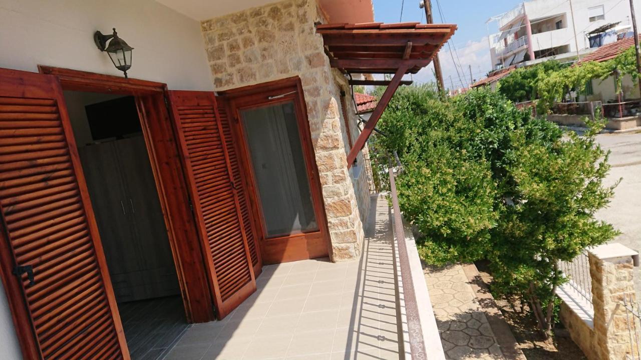 Stone House With Seaview Apartment Nea Poteidaia Bagian luar foto