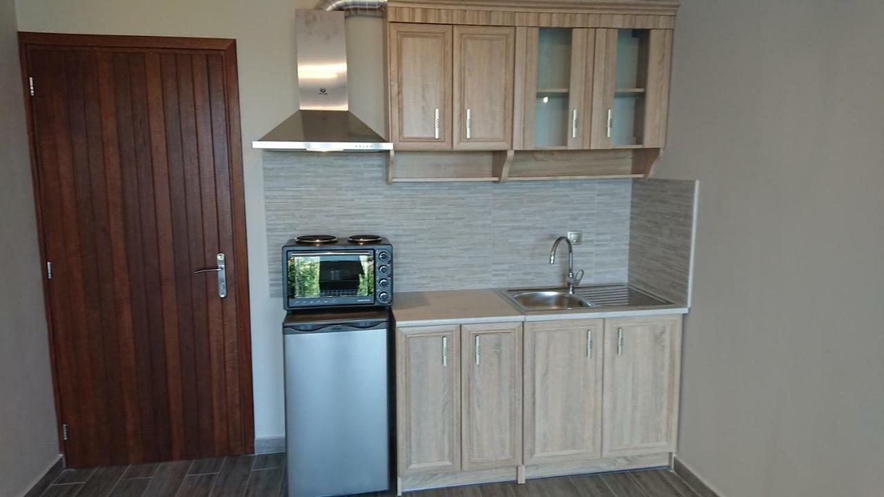 Stone House With Seaview Apartment Nea Poteidaia Bagian luar foto