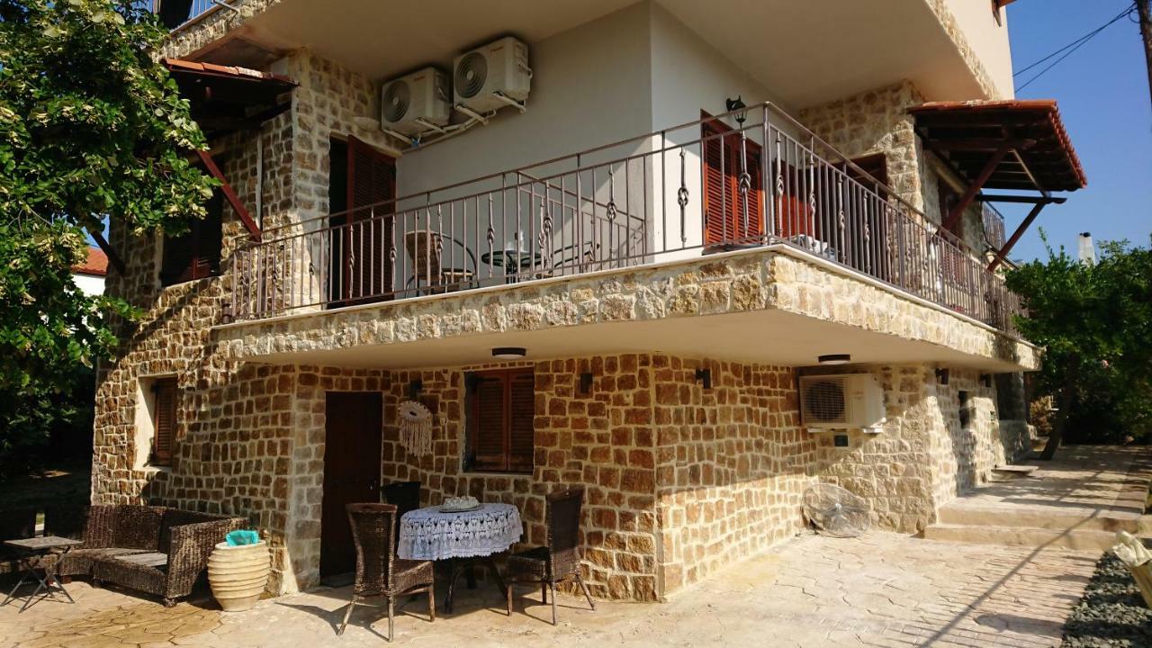 Stone House With Seaview Apartment Nea Poteidaia Bagian luar foto