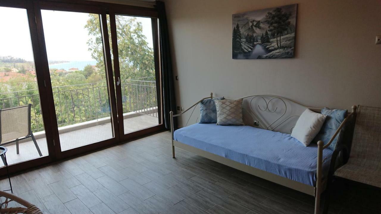 Stone House With Seaview Apartment Nea Poteidaia Bagian luar foto