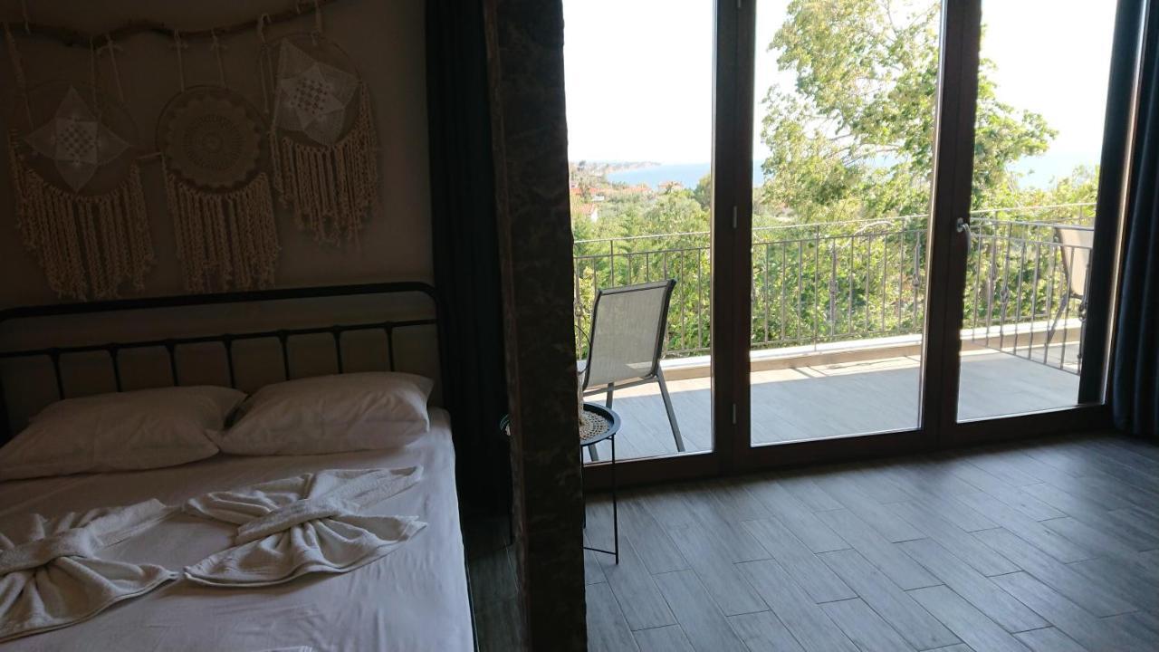 Stone House With Seaview Apartment Nea Poteidaia Bagian luar foto